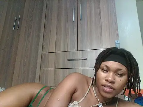 Juicyy_afriq webcam