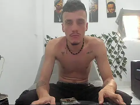 Latins_Boss webcam