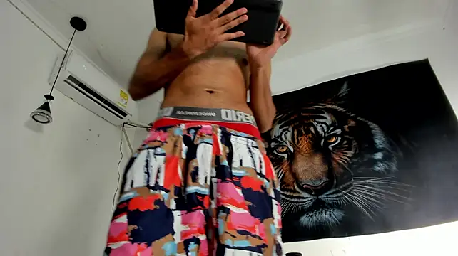 Elias_Thunderr webcam