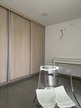 Curlyierr live cam