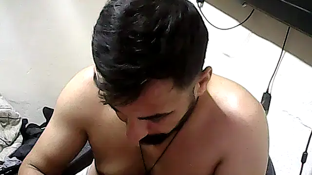 leon_ates live cam on StripChat