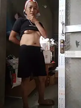 Jellci02 live cam on StripChat