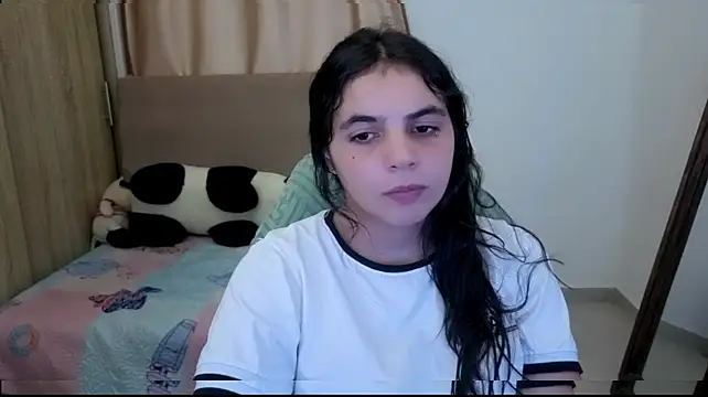 _elenna live cam on StripChat