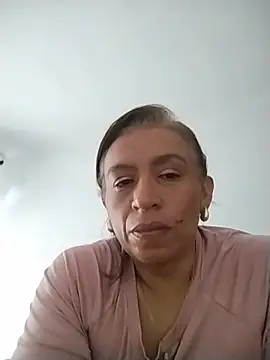 SoffieMature webcam