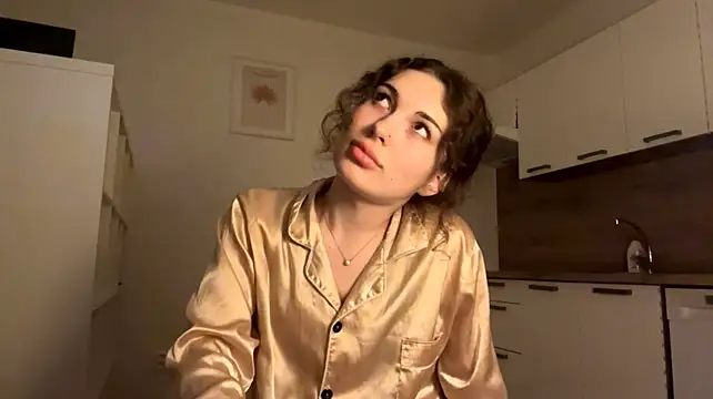 LisetteGhazvini webcam