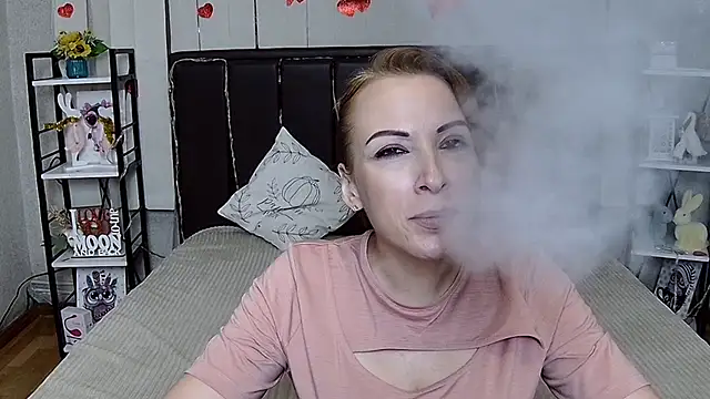 ElizabethSho webcam