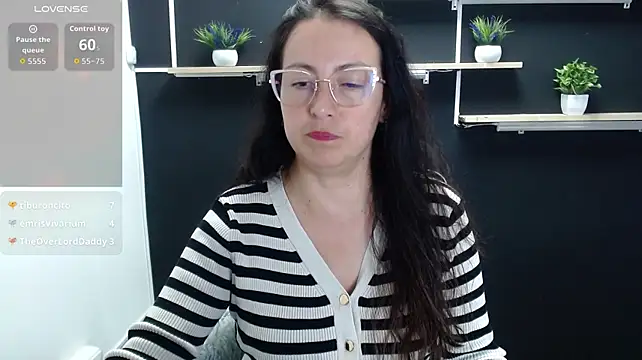 Lauryn_Jones live cam on StripChat