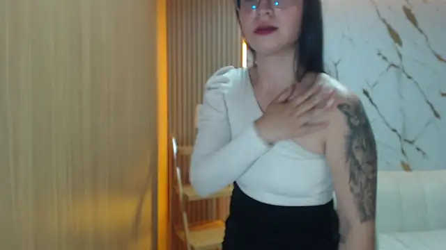 doncellita_strong_tf webcam