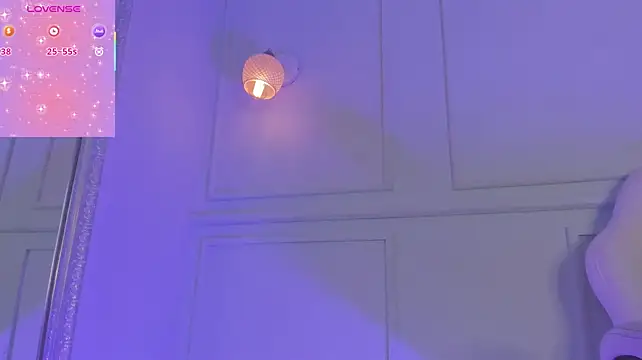 LeylaRusso live cam on StripChat