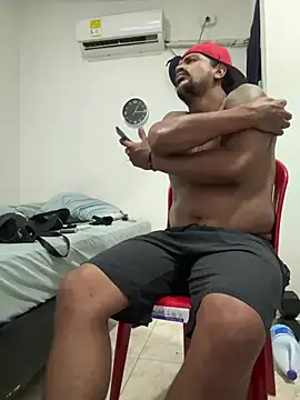 bigdick211292 live cam on StripChat