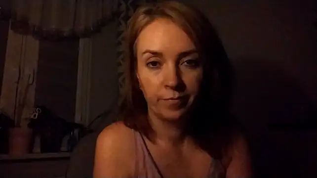 JenniferAlone webcam