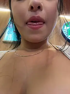 valentina-gomezz's live room
