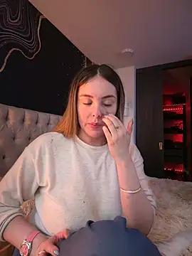 Alirawrz's live cam