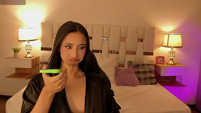 miss_isaa_x (T teen) - 3 fingers in the ass