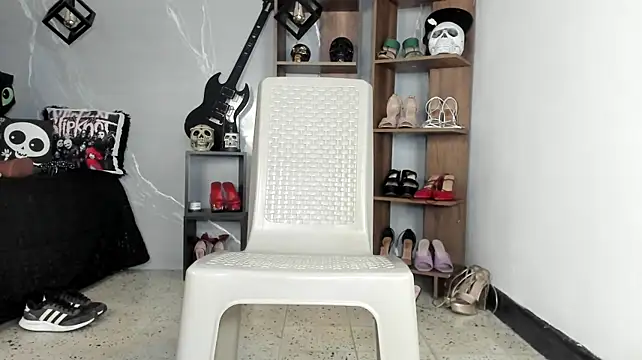 MirandaHaguen live cam on StripChat