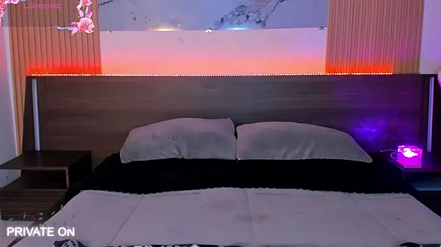 samanthaa_moon webcam