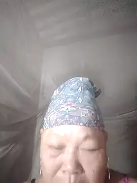 LoveMomy68 webcam