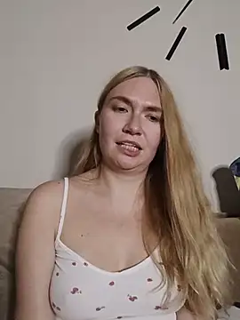 KisaVixen live cam on StripChat