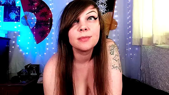 GamerGirlRoxyAndLee live cam on StripChat