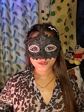 Kiara_97 live cam on StripChat