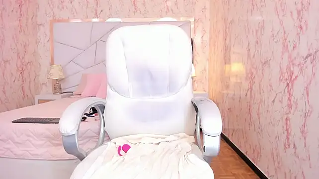 Emily_Whinfre webcam