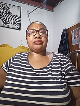 YELLOW_BONE webcam