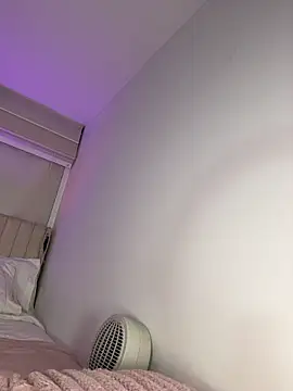 ArianaReynoldss webcam
