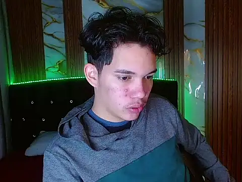 haku_nayro webcam