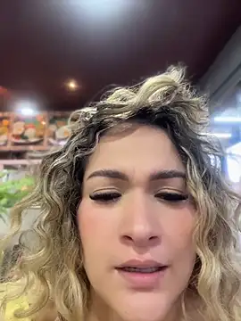Sara_smiiith211 webcam
