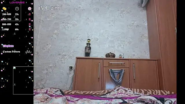 CurvyWild_Lady30 webcam