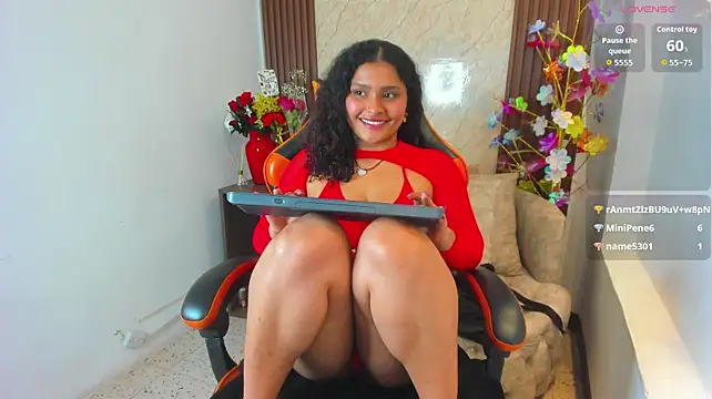 Izzy_lux webcam