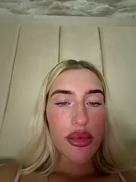 blondetart69 webcam