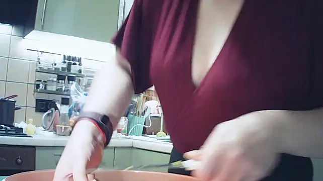 MoodieMira live cam preview