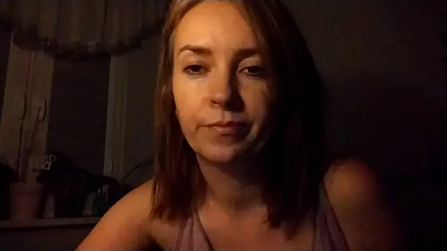jenniferalone (F milf) - whats under that  t shirt ?