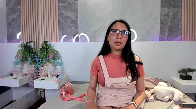 CuteCherryVelvet webcam