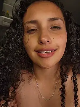 Lucy_Marin webcam