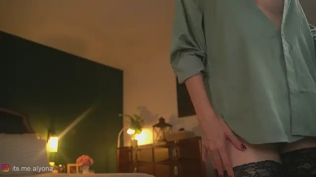 Alyonaqueen_ live cam