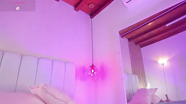 ElenaJamess