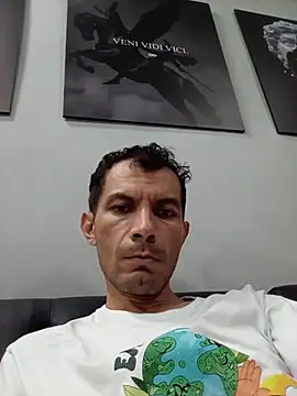 Skinyhot99 webcam