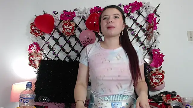 Samantha_Wallker live cam on StripChat