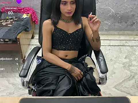 LuvLayla webcam