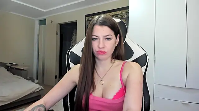 EmiLovsi live cam preview