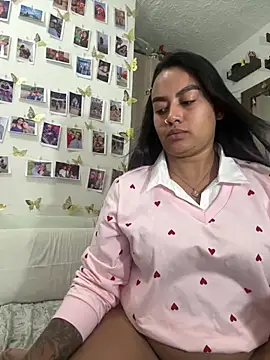 UR_LATIN_BUSHY_GUYS webcam