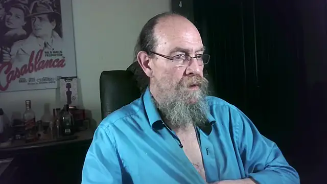 Uncle_Hottie live cam on StripChat