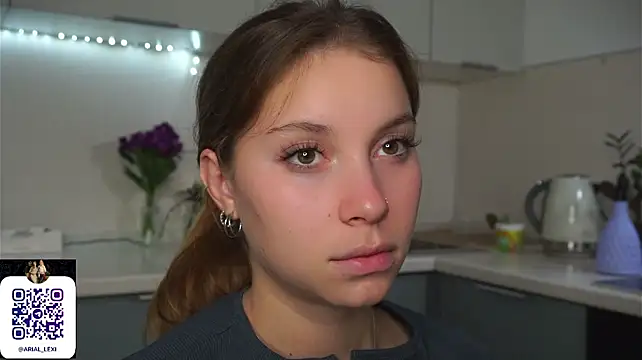 Sairallyn live cam preview