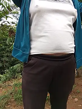 Bella-Camel live cam preview