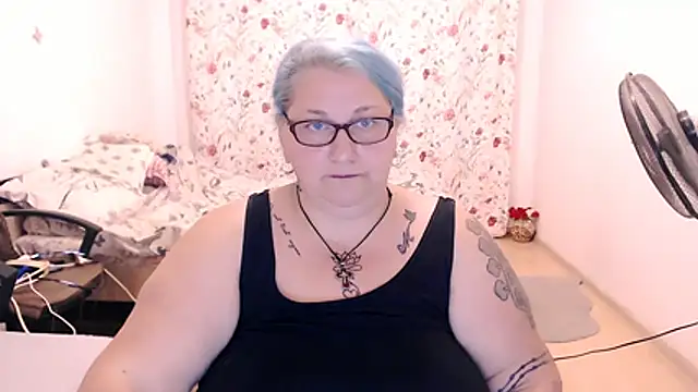 Sugarmommy_69X webcam