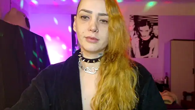 VioletFox26 webcam