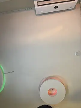 Victoria_salem webcam