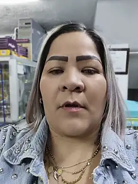 Dalessa_Bigtits webcam